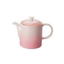 Load image into Gallery viewer, Le Creuset &quot;Grand&quot; Traditional Teapot
